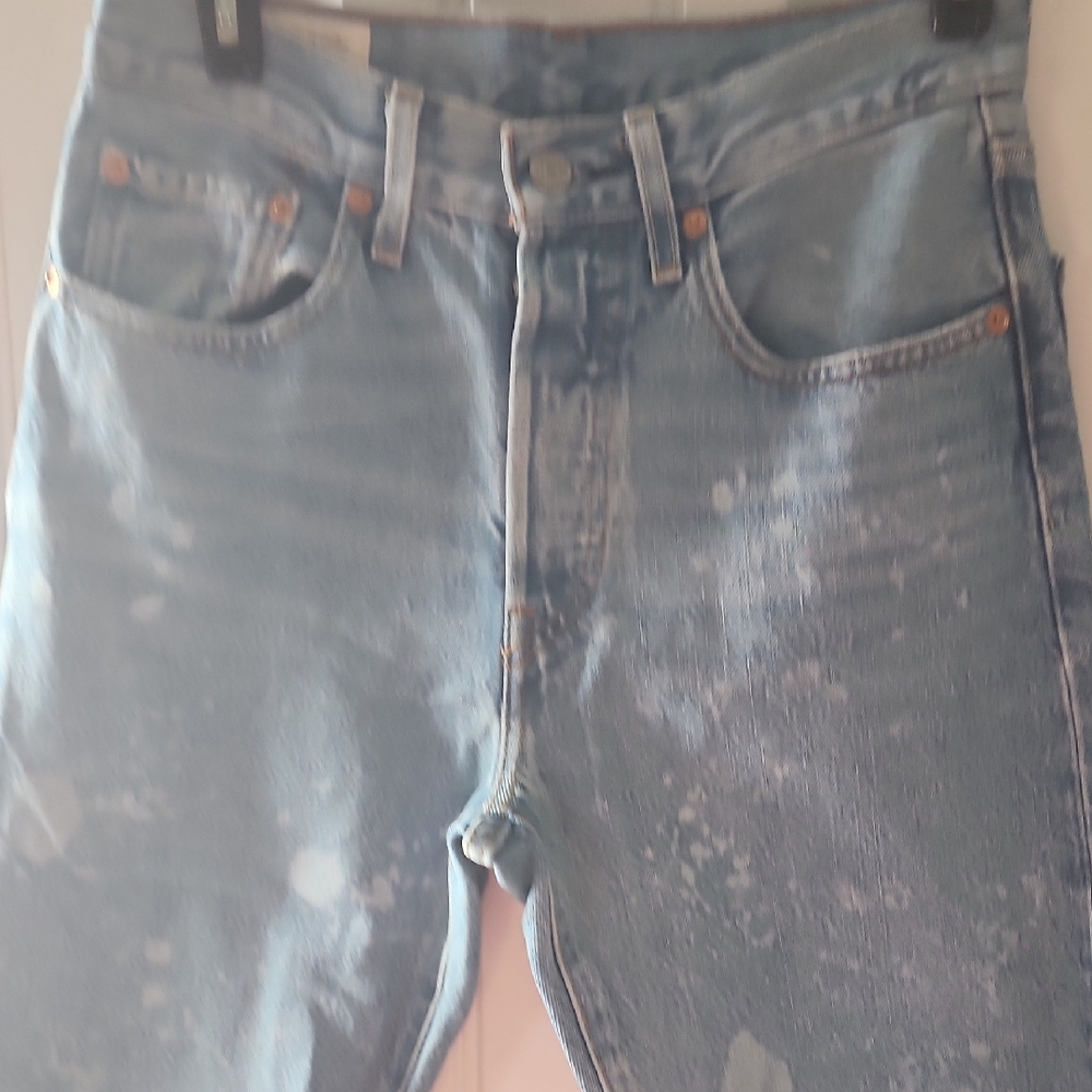 Stylish Light Blue Denim Jeans 501